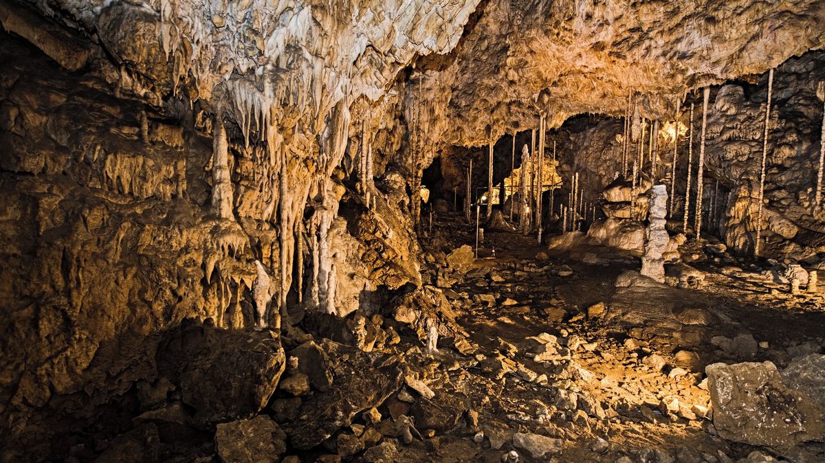 Unikátní nález v Moravském krasu: Vědci našli dílnu, kde se falšovaly peníze